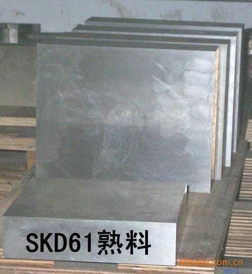 東锜和斯慕，東锜t302